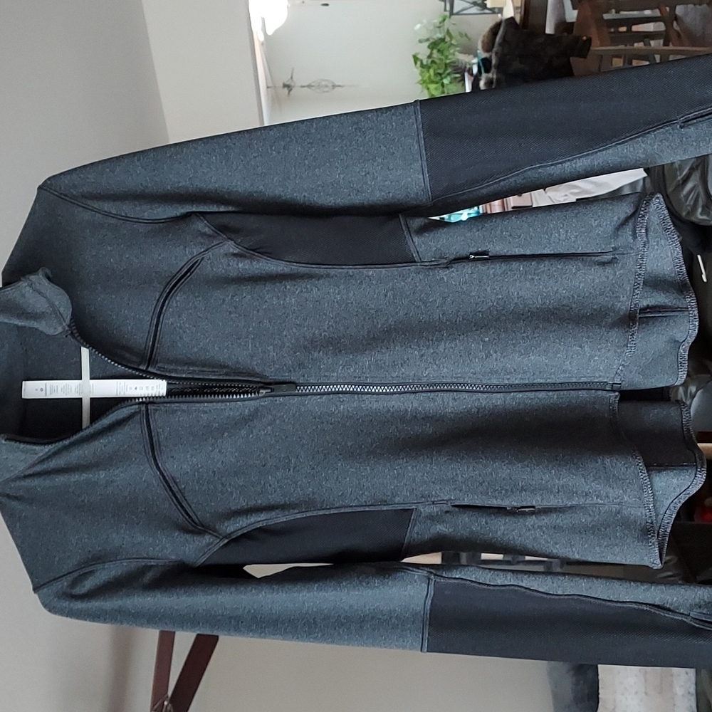 Lululemon Forme Vintage Jacket, sz 6 EUC